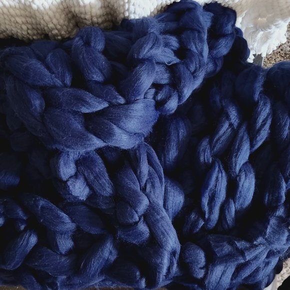 HAND KNITTED Jumbo Chunky Soft Throw Blanket Navy Worsted Yarn - Picture 2 of 9